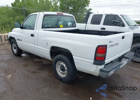 1998 Dodge Ram 1500 z USA, uszkodzony, nr VIN 1B7HC16X5WS688143